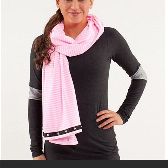 Lululemon vinyasa scarf - Picture 2 of 8